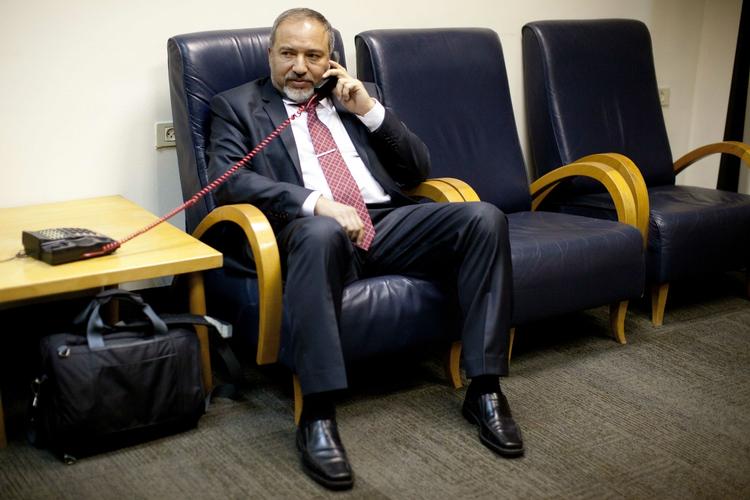 Offensiv. Udenrigsminister Avigdor Lieberman sender en ordentlig bandbulle af sted mod omverden. 