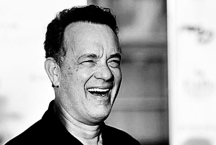 Daglig kamp. Gennem en lang ungdom med afslag på afslag har Tom Hanks lært sig, at man ikke må blive kynisk af livets nederlag. Hver dag må man gøre bare én lille ting for at ændre sit liv. Det handler hans aktuelle film 'Larry Crowne' om. 