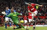 HATTRICK. Efter en udvisning i første halvleg til Wigan havde Dimitar Berbatov gode arbejdsbetingelser i Uniteds angreb. 