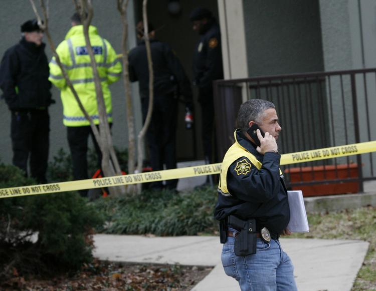 Tragedie. Julemorgen blev syv personer, der angiveligt alle er i familie med hinanden, fundet dræbt i en lejlighed i byen Gravevine, der er kendt som 'Julehovedstaden i Texas'. 