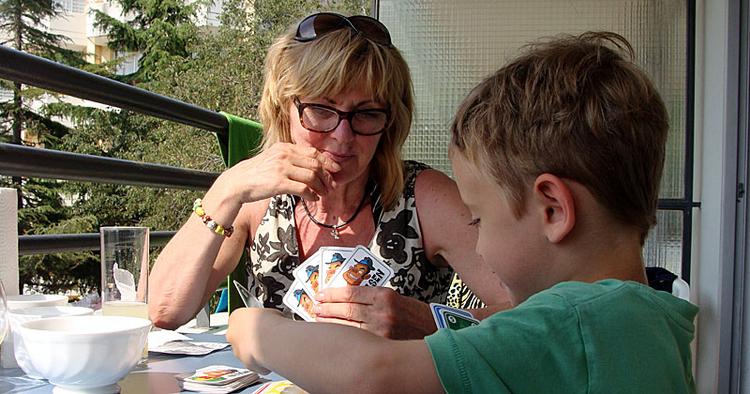 SAMVÆR. På solferier er det nemt for flere generationer at slappe af og hygge sig sammen. 