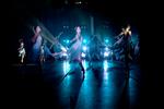 Utryghed.  Den Kongelige Ballet har haft et turbulent år med beskyldninger om kokainmisbrug og jammerligt arbejdsmiljø. Nu kan danserne se frem til en hård fyringsrunde. Og mange af danserne er end ikke i a-kasse, fordi karrieren er så kort, at afskedigelse er blevet anset for utænkelig. 