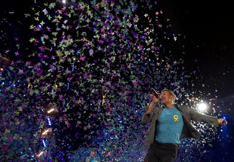 Stadionrockere. Chris Martin og de tre andre medlemmer af Coldplay vender tilbage til Danmark. 