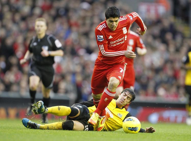 UDELUKKET: Trods sine to sager var Luis Suarez i mandags med hos Liverpool i 1-1-kampen mod Blackburn. 