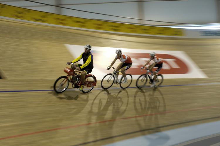 mestrene. Med både VM- og seksdagessejre bag sig er Alex Rasmussen og Michael Mørkøv storfavoritter til at genvinde DM i parløb. 