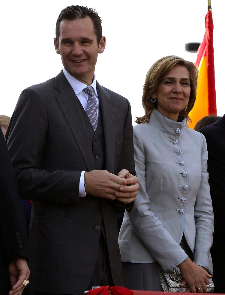 Tiltalt. Undangarin er tidligere håndboldstjerne og gift med kong Juan Carlos' yngste datter, prinsesse Cristina. 