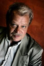 Støtte? Debatten om kunststøtten bølger fortsat. Et af de seneste forslag ønsker at lade almindelige læsere sidde i de litterære støtteudvalg, Forskere Peter Duelund (billedet) mener dog ikke, at de vil fjerene kritikken. 