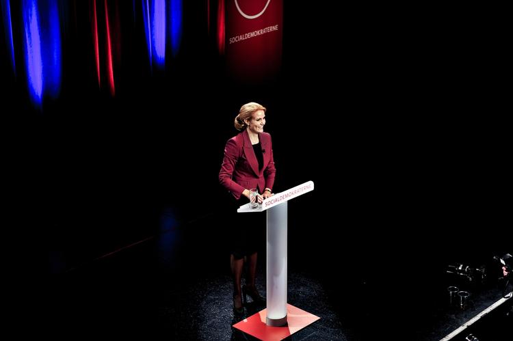 Taletid. I aften skal Helle Thorning-Schmidt tale til nationen fra Marienborg. Vores læsere er kommet regeringslederen i forkøbet med nedenstående tale. 