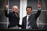 Tronfølger. Dronning Margrethe har en stor tillid til sin efterfølger - sønnen Frederik. 
