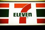 Vokseværk. 7-eleven åbnede sin første butik i Danmark i 1993. I dag er der over 130 butikker. 