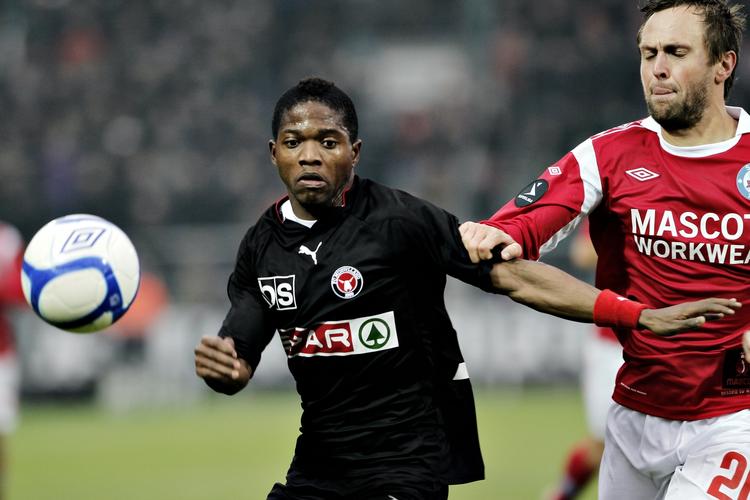 Frirum. Racisme i fodboldens verden er altid uacceptabelt - uanset omstændighederne. Det mener Spillerforeningen, der dermed lægger afstand til kulturminister Uffe Elbæks (R) udtalelser om et »frirum« i sportsverdenen. 