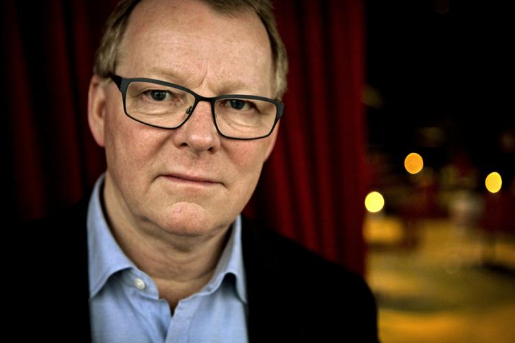 Massefyringer. Teaterchef Erik Jacobsen (bill.) har ikke ønsket at kommentere fyringerne, da forhandlingerne fortsætter mandag. 