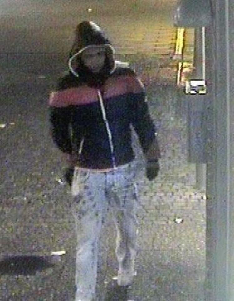 EFTERLYST. En af de to mænd, politiet sætter i forbindelse med drabet på den 81-årige kvinde i Mørkhøj. 