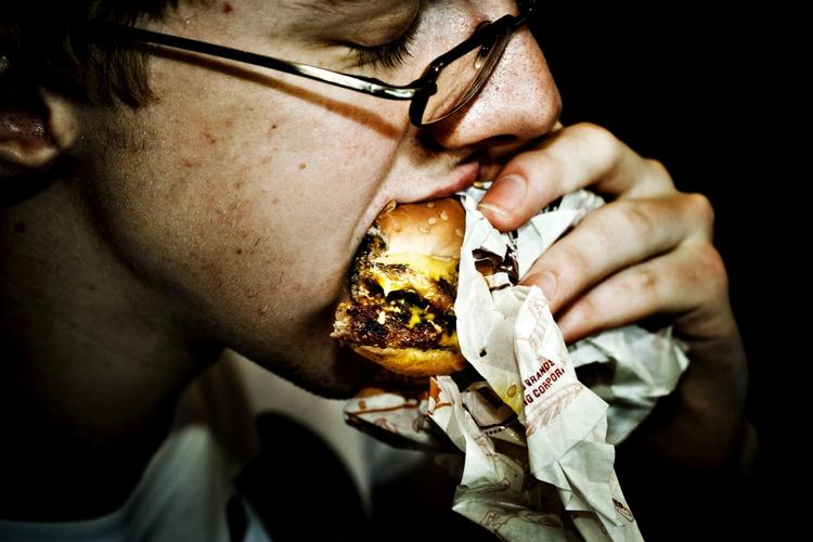 Burgerdag. Både McDonalds og Just Eat melder om stor efterspørgsel på burgere. 