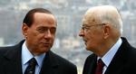 Nytår. Den italienske præsident Giorgios Napolitano (th.) brugte sin nytårstale til at kalde Silvio Berlusconi for en snylter. Her ses de dog i et øjebliks fred ved fejringen af Italiens 150 års fødselsdag som selvstændig nation. (Arkivfoto) 