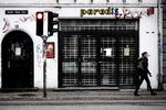 VINTERLUKKET. Flere af ParadIS-butikkerne som denne på Skt. Hans Torv i København er lukket indtil slutningen af februar. Direktøren lover nu at oplyse mere præcist om friskheden af kædens is. 
