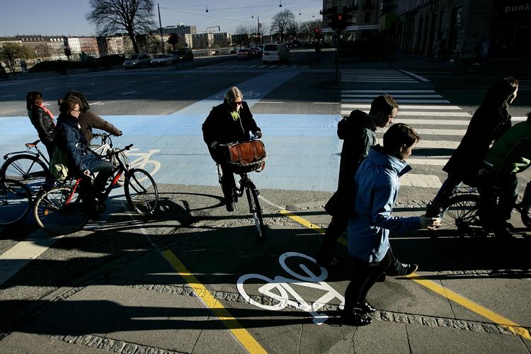 cykelLiv. Storbyens rum skal ikke blot være et centrum for afsætning af varer og transport. Det er et centrum for det menneskelige møde - et oplevelses- og rekreationssted med et livligt gadebillede, mener Arkitektforeningen. 