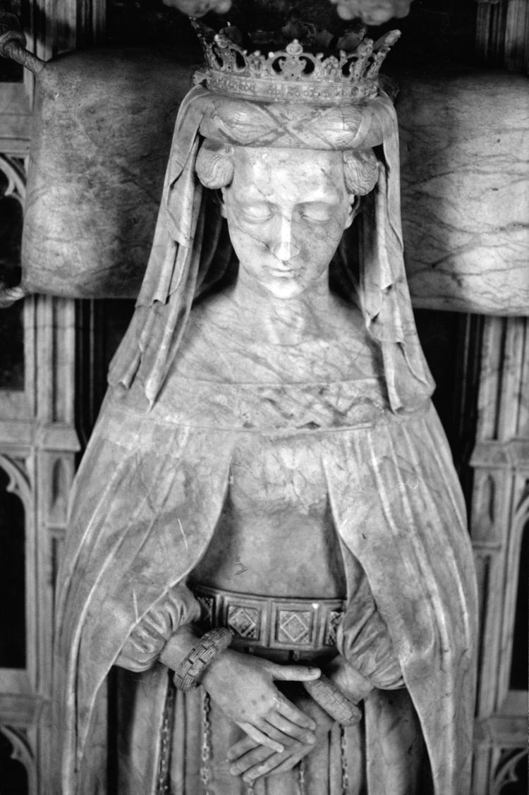ikon. Margrethe I blev født i 1353, gift som 10-årig og fik sit første barn som 17-årig. Efter mandens død regerede hun over Norden, indtil hun døde i 1412. 
