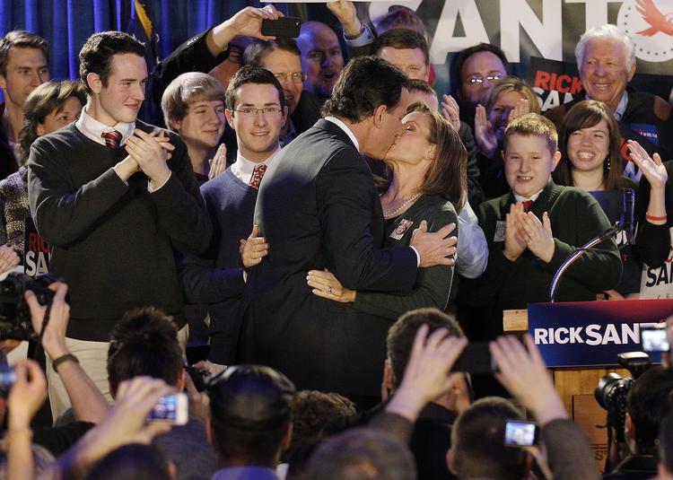 Sejr. Selv om Rick Santorum fik otte stemmer færre end Mitt Romney, så betød valget i Iowa, at han pludselig må regnes for en reel trussel i kampen om at blive den republikanske udfordrer til præsident Barack Obama. 