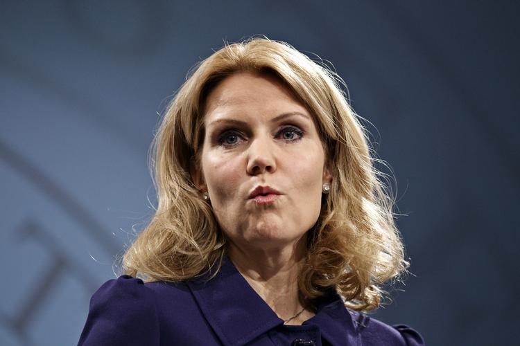 debutant. Helle Thorning-Schmidt debuterer, når hun i aften kl. 19.15 holder sin første nytårstale som statsminister. 