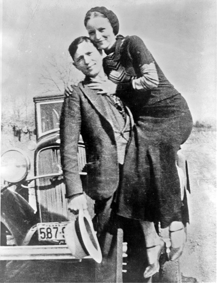 Lovløse. Bonnie og Clyde på et af de billeder, som blev fundet i lejligheden i Joplin. 