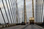 Genåbnet. Efter et par timers stormvarsel har der igen hul igennem til trafikken på broforbindelsen til og fra Sverige. 