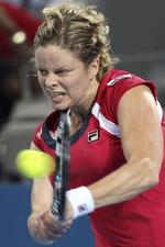 comeback. Brisbane International er den første officielle turnering siden august for Kim Clijsters, der er dumpet ned som nummer 13 i verden. 