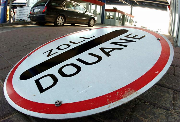 GRÆNSEBEVOGTNING. Da de åbner grænser blev indført røg kontrollen af trafikken mellem landene. Nu vil tysk delstat øge sin grænsebevogtning igen efter bølge af tyverier. Arkivfoto. 