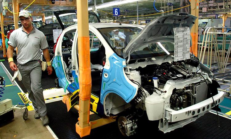 Opgradering. Citröen og Peugeot har opført en ny fabrik, der udelukkende skal bygge trecylindrede motorer. I 2012 er målet 640.000 motorer. 