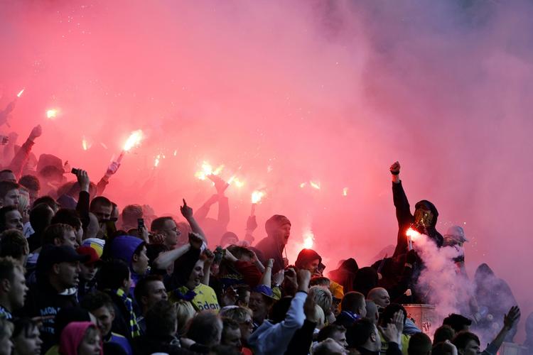 HØJRISIKOKAMPE. Møderne mellem FCK og Brøndby har tidligere udløst ballade. Nu er en FCK-hooligan dømt for forsøg på grov vold mod rivalerne under kamp på Brøndby Stadion. Arkivfoto. 