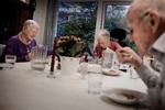 Smertegrænsen. Der skæres i budgetterne på 4 ud af 10 plejehjem. 