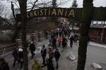 kriminalitet. Tre parkeringsvagter blev i aftes overfaldet uden for Christiania. Ifølge politiet kom gerningsmændene inde fra fristaden. 