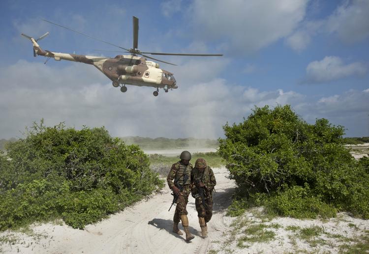 Angreb. Kenyansk militær meddeler, at der er tale om et af de største slag mod al-Shabaab. 