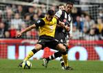 indhentet. Selv om Blackburn var foran vandt Newcastle til sidst, efter Hatem Ben Arfa (th.) havde udlignet mod Jason Lowe og co. 