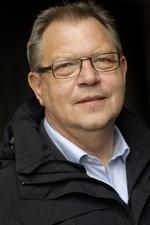 S-profil. »Det lugter lidt af, at hendes meget tydelige kvindelige træk udfordrer statsministerrollen - på en eller anden måde er der ikke den samme autoritet omkring hende«, siger Herlevs tidligere borgmester Kjeld Hansen. 