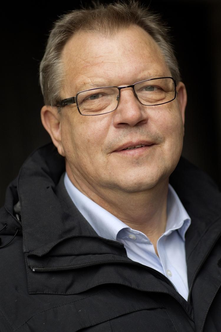 S-profil. »Det lugter lidt af, at hendes meget tydelige kvindelige træk udfordrer statsministerrollen - på en eller anden måde er der ikke den samme autoritet omkring hende«, siger Herlevs tidligere borgmester Kjeld Hansen. 