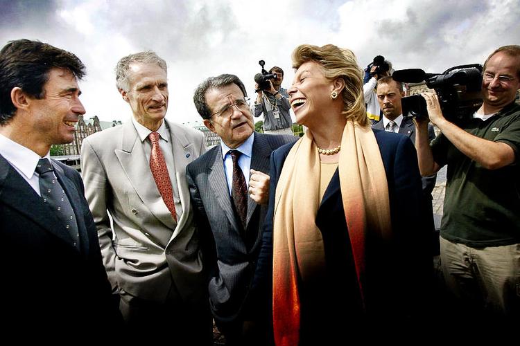 luksustider. Det danske EU-formandskab i 2002 med statsminister  Anders Fogh Rasmussen i spidsen havde et budget på 390 millioner kroner. Dette års udgave skal klares for 260 millioner. Arkivfoto: Thomas Borberg 