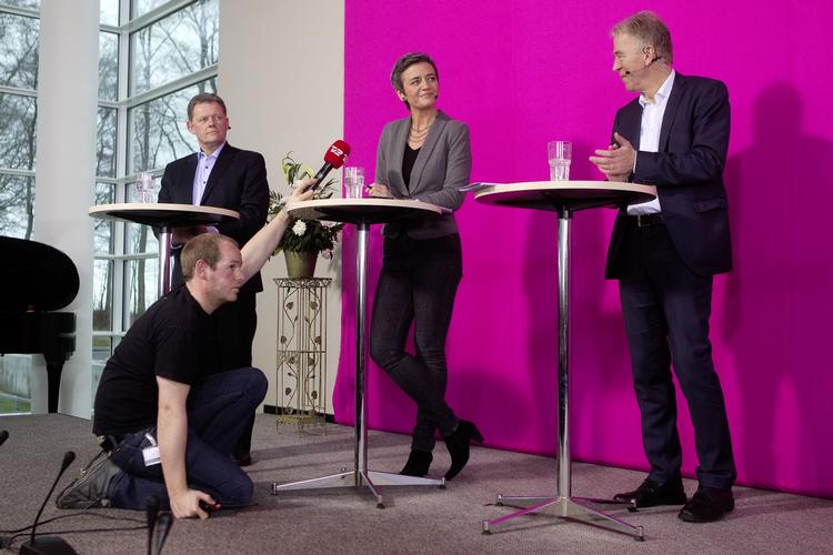 Nytårstræf. Lars Barfoed (K), Margrethe Vestager (R) og Villy Søvndal (SF) debatterer på de radikales nytårstræf i Nyborg. 