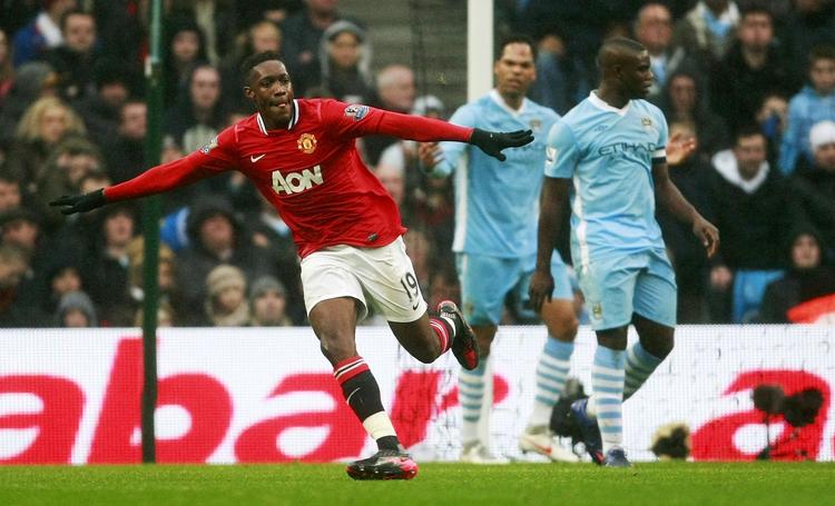 Jubel. Danny Welbeck og United har håneretten i Manchester indtil de to hold mødes igen i Premier League 28. april. Manchester-klubberne kan endvidere rende ind i hinanden i Europa League i denne sæson 