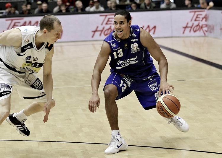 Vinder. Chanan Colman (t.h.) og Rabbits slog Bakken Bears og Jens Jensen i pokalfinalen. 