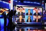 Primærvalg. De republikanske kandidater er i fuld gang med kampen om, hvem der skal udfordre præsident Obama ved valget i november. Fox News spiller en central rolle. Her er en god håndfuld af kandidaterne igennem på splitscreen under Fox-programmet 'Huckabee'. 