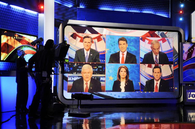 Primærvalg. De republikanske kandidater er i fuld gang med kampen om, hvem der skal udfordre præsident Obama ved valget i november. Fox News spiller en central rolle. Her er en god håndfuld af kandidaterne igennem på splitscreen under Fox-programmet 'Huckabee'. 