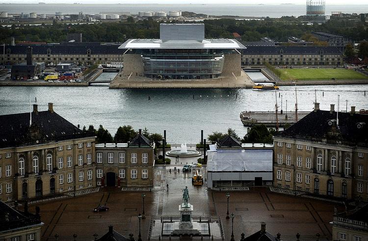 Gave. Operaen (billedet) og især det nye Skuespilhus, der kom til i 2008, er blevet en klods om benet på Det Kongelige Teaters økonomi. 