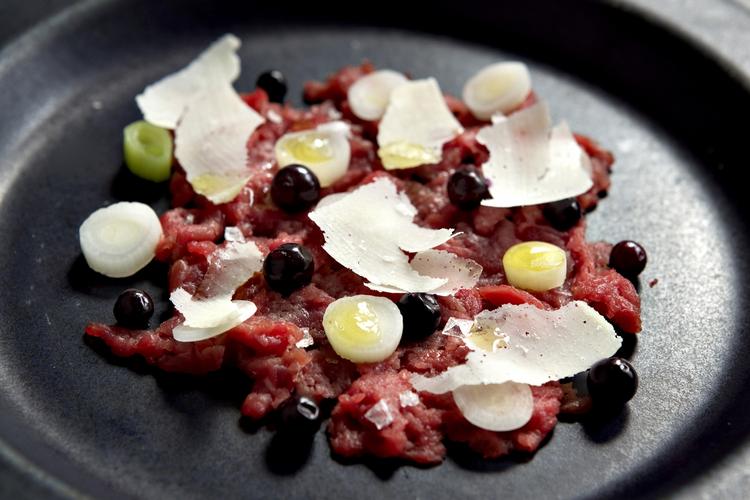 Festivaltid. Til foråret kan man i Danmark opleve den hypede gourmetfestivale Omnivore. Her har mesterkokken Christian Puglisi fra Relæ tidligere præsenteret sine menuer. 