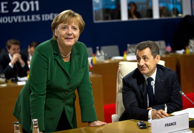 Magtbalancen hos »Merkozy« kan ifølge kritikere gøres op ved at tælle antallet af indbyggere i de to lande. De peger også på, at tysk økonomi er mindre eksponeret for krisen end den franske. Tysk arbejdsløshed var i 2011 den laveste nogensinde siden genforeningen. 