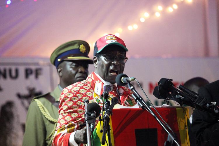 Diktatorstøtte. Fordi menneskerettigheder fylder så meget, har man overbevist sig selv om, at rettigheder er altings løsen. Men Mugabe og andre diktatorer kan også udnytte rettighederne, skriver chefjurist. 