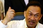Fri. Anwar Ibrahim er frifundet for alle anklager om sodomi og kan genoptage sin politiske karriere som frontfigur for oppositions-alliancen i Malaysia. 