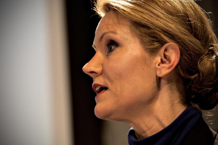 PRESSET. Helle THorning-Schmidt (S) har været under kraftig beskydning i sine første 100 dage som statsminister. 
