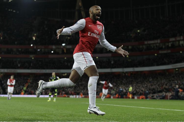 EKSTASE. Thierry Henry var ellevild efter sin afgørende scoring i sin comebackkamp for Arsenal. 