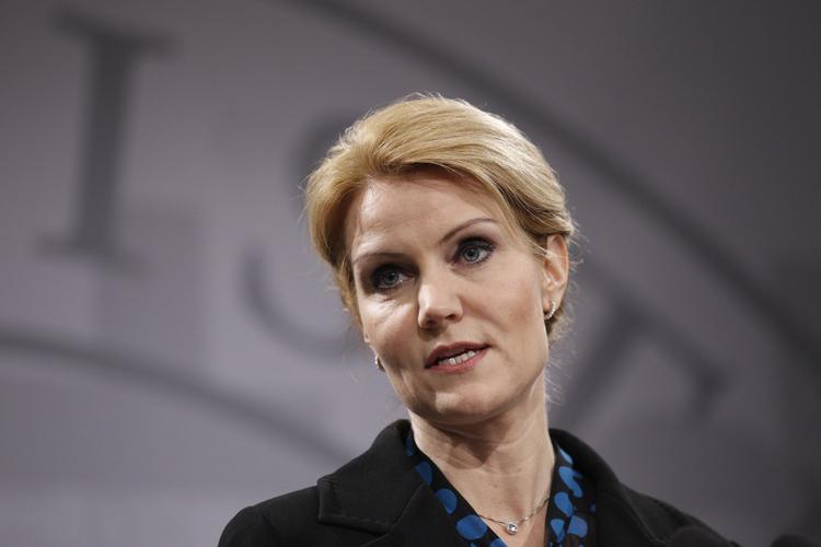 Jubilæum. Efter 100 dage har S-R-SF-regegeringen ført Danmark ind på et nyt spor, siger statsministeren. 